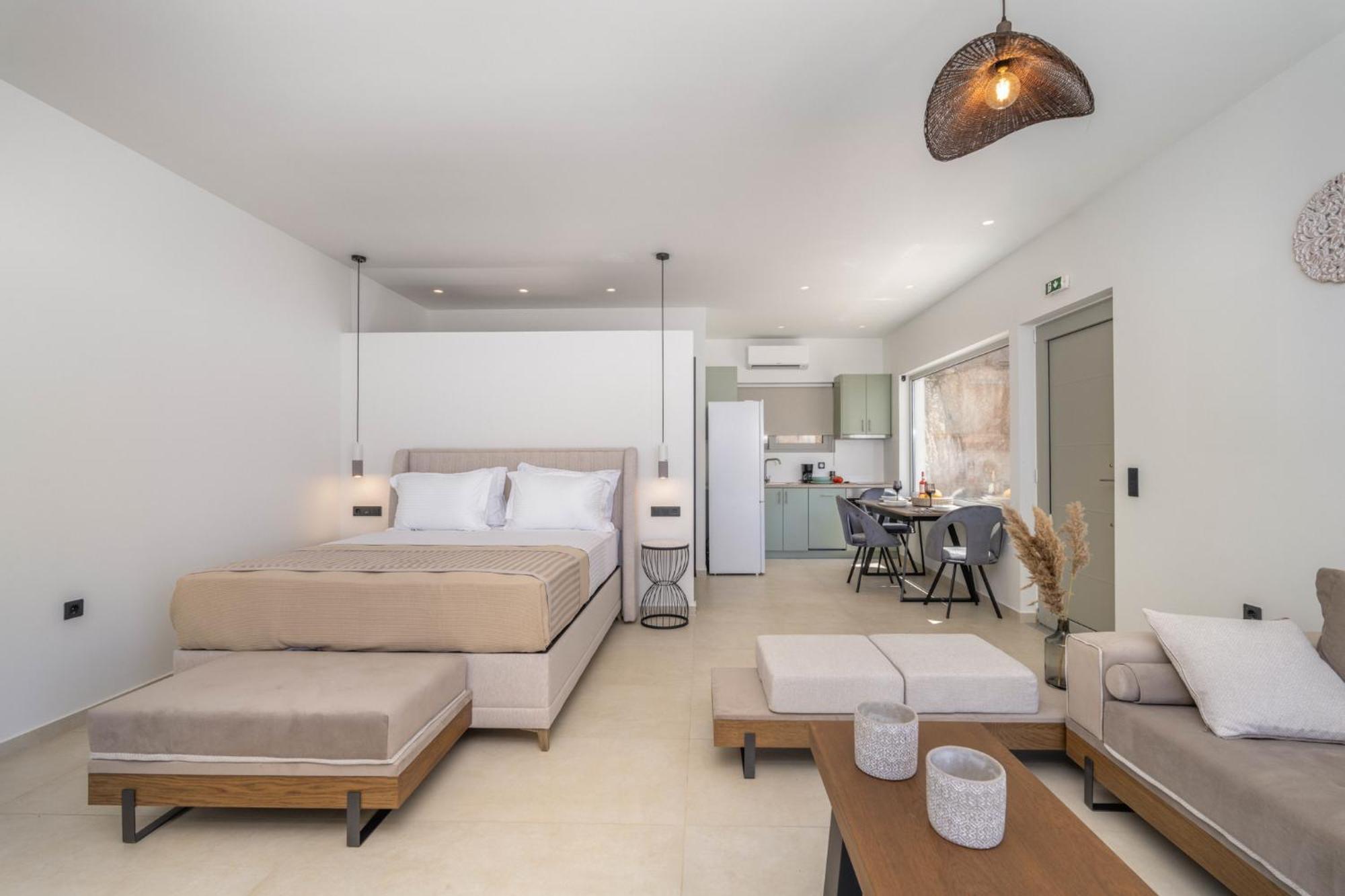 Mellamare Luxury Suites Athanion Exterior photo