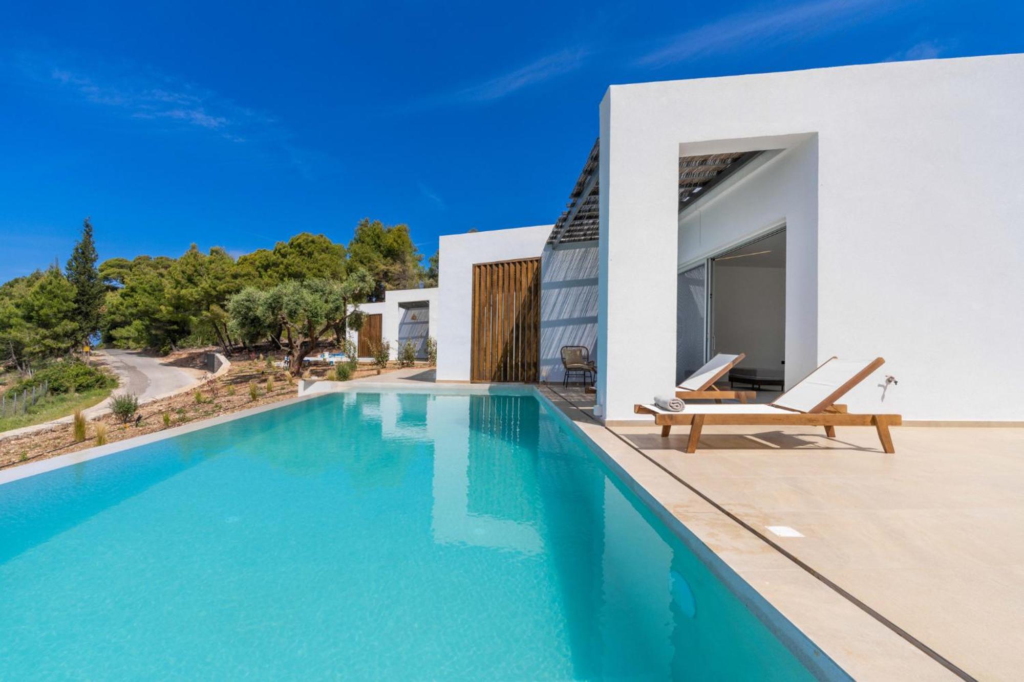 Mellamare Luxury Suites Athanion Exterior photo