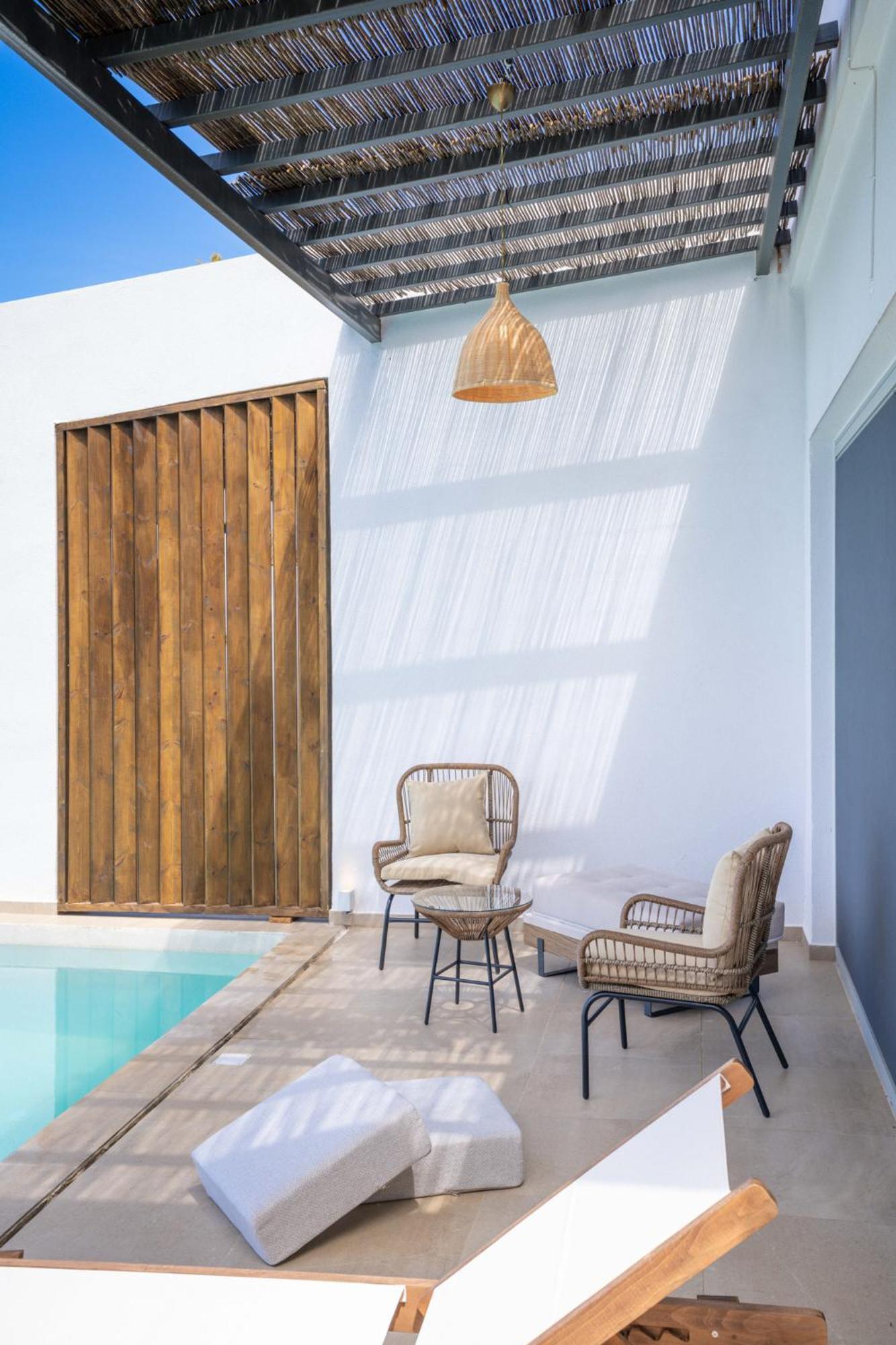 Mellamare Luxury Suites Athanion Exterior photo