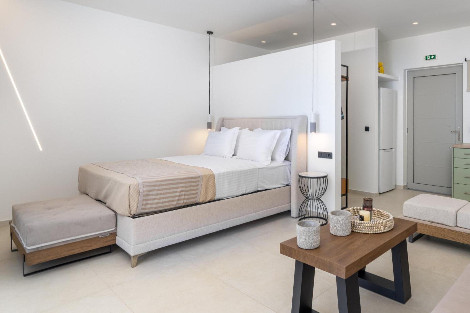 Mellamare Luxury Suites Athanion Exterior photo